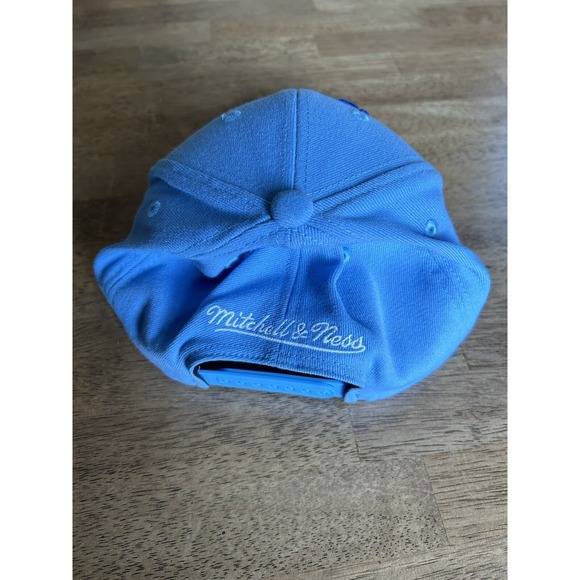Men's Los Angeles Lakers Mitchell & Ness Powder Blue Hardwood Classics Snapback - Picture 2 of 7